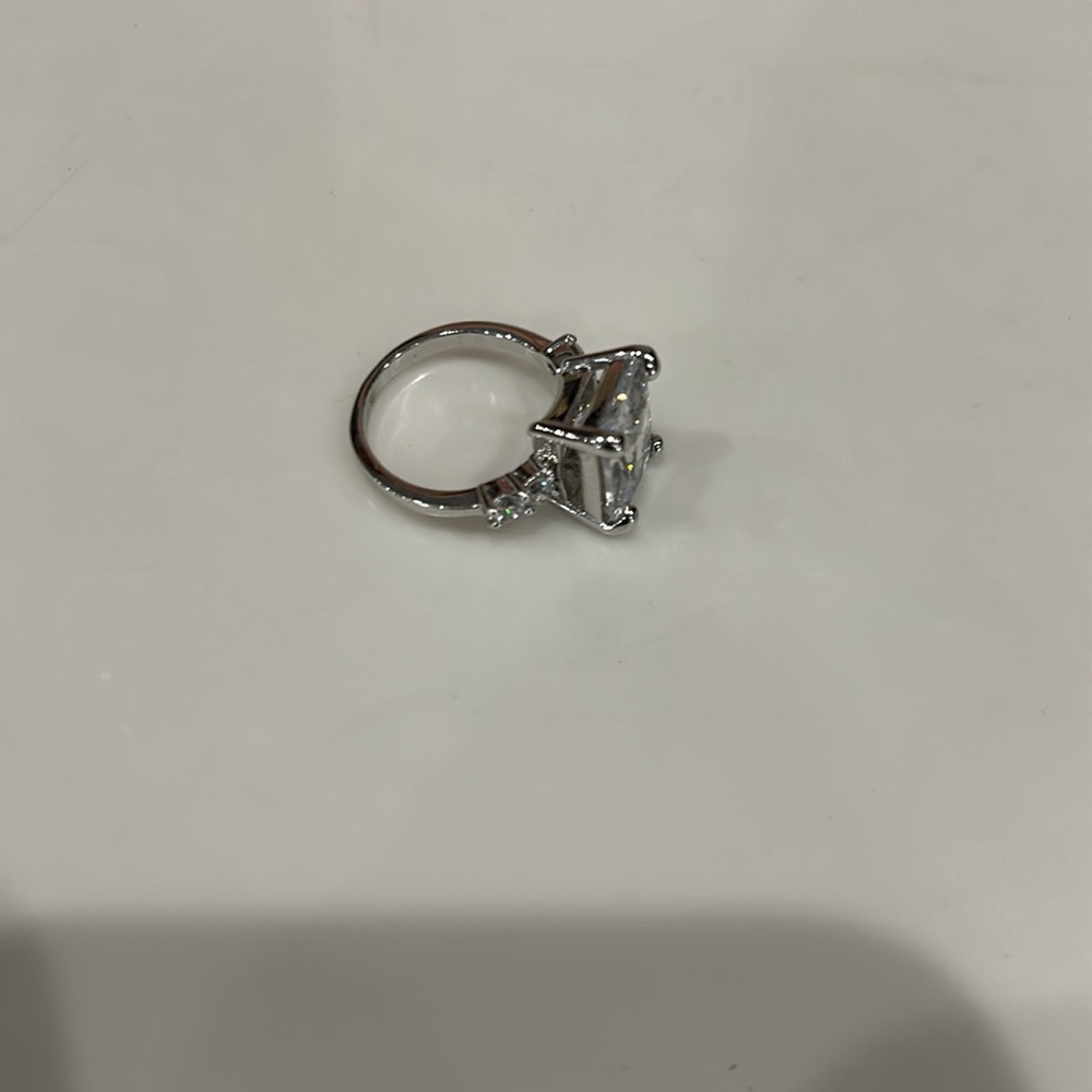 š„ Statement-Makingā Rings designer style ring - Picture 4 of 6